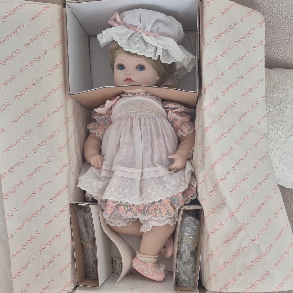Heritage Porcelain Doll The Hamilton Collection 1989 Jessica
